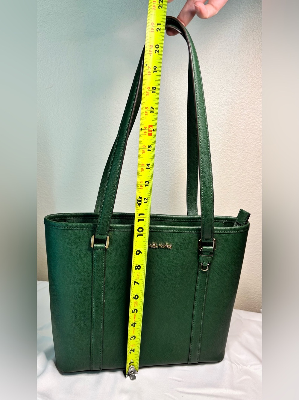 Michael Kors Emerald Jet Set Multifunction Saffiano Leather Tote - Picture 16 of 16